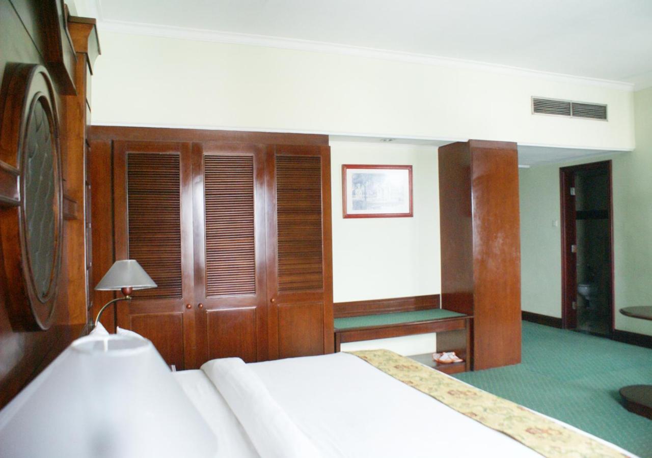 Hotel Soechi International Medan Exterior foto
